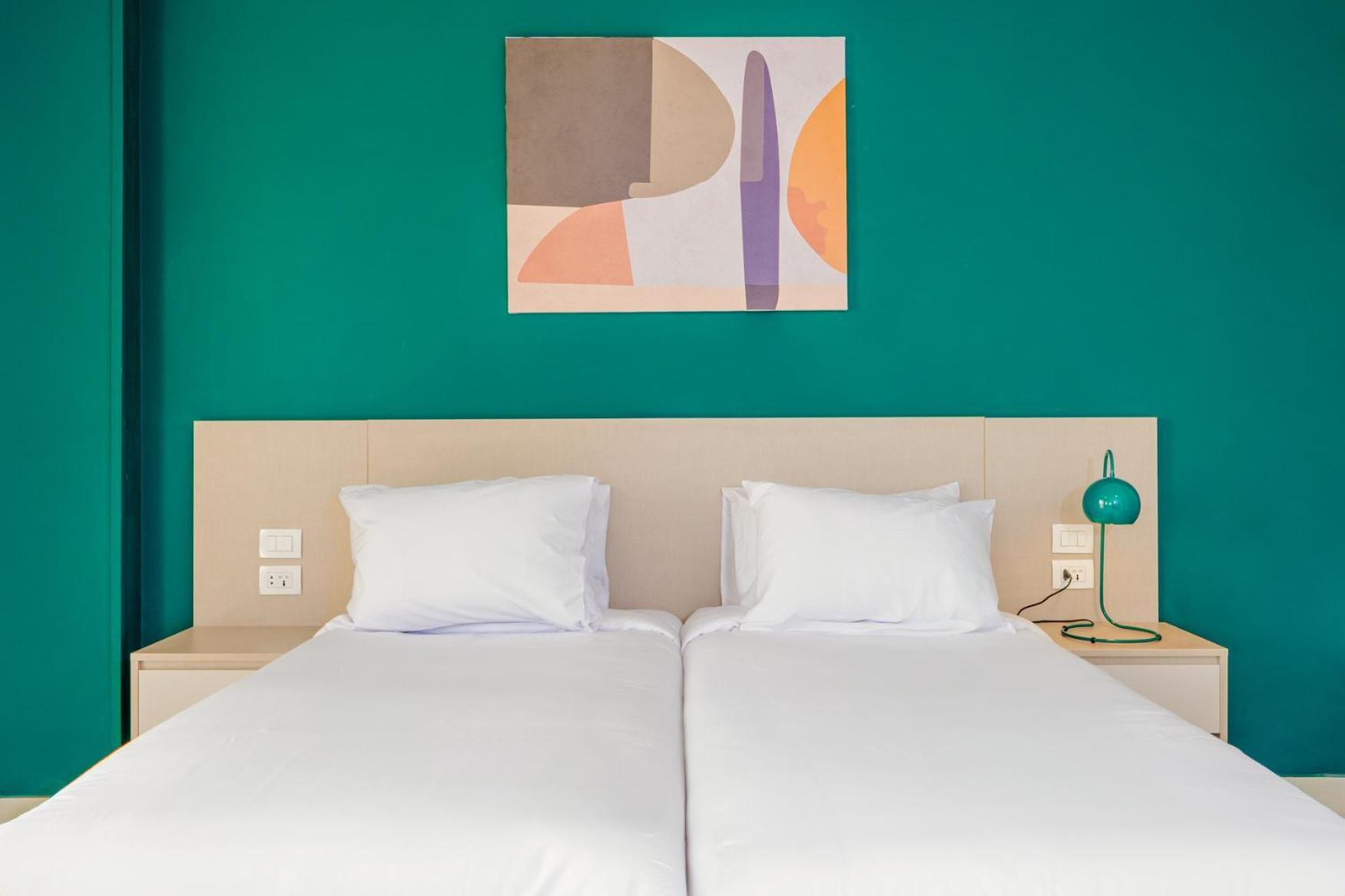 Brassbell L Zamalek L Chroma L Location * El Cairo